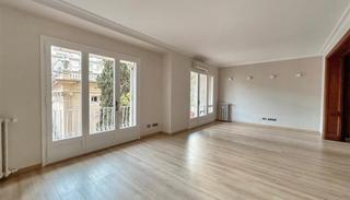 Miete Etagenwohnung in Carrer d'amigó 83. Piso en alquiler en sant gervasi- galvany barcelona