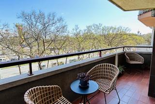 Pis en Carrer d'arag 3. Espectacular piso reformado con terraza y vistas al parc joan mi