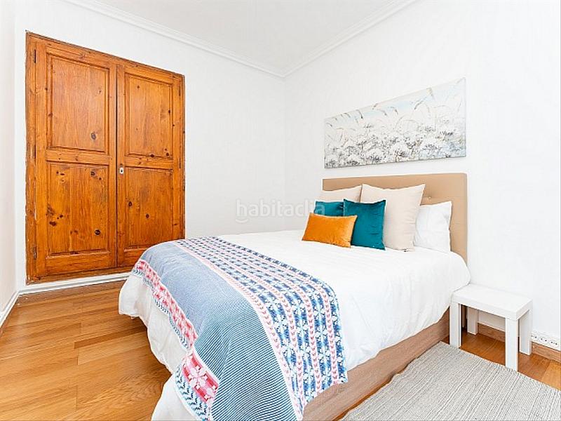 Foto 1688afea-c193-4827-b458-c8f8357f1d82. Lloguer àtic amb calefacció a L´Antiga Esquerra de l´Eixample Barcelona