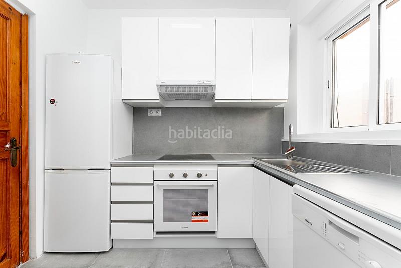 Foto 1b7f2222-7065-45e1-a366-a1a37b112d34. Lloguer àtic amb calefacció a L´Antiga Esquerra de l´Eixample Barcelona