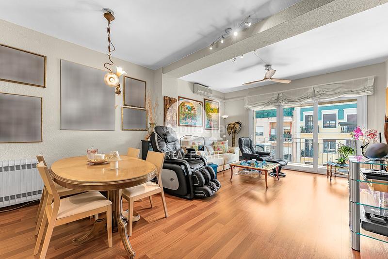 Foto cd551d0e-0e92-422b-b00d-440b2d0b3121. Appartamento con riscaldamento parcheggio in La Nova Esquerra de l´Eixample Barcelona