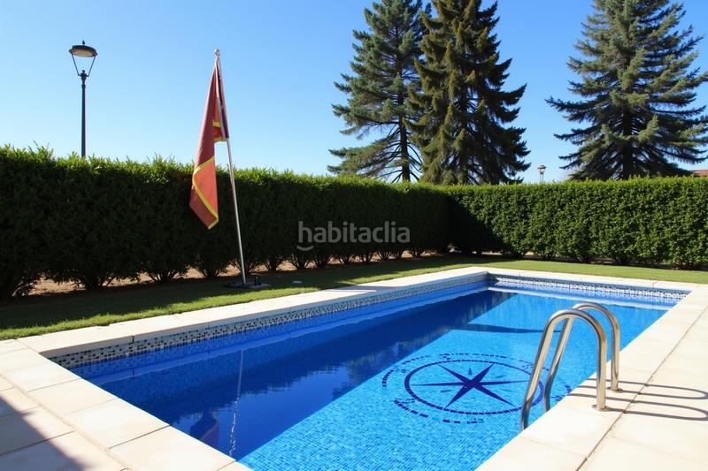 Foto b35d90dd-6cb9-4167-a8f3-04eadfbb1591. Casa adosada en carrer de sant pere 19 chalet pareado en venta en Centre en Sitges