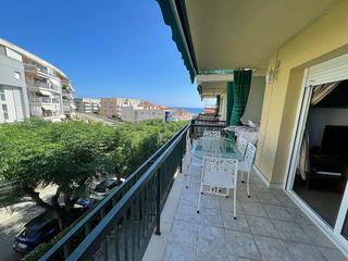 Pis  Carrer pins vens 9b. Piso con terraza y vistas al mar en sitges