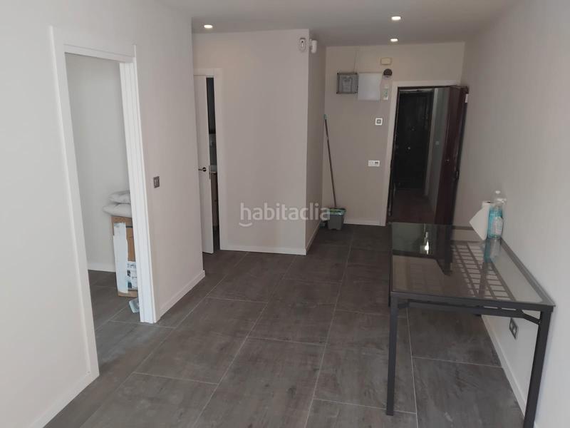 Foto 50da0f4b-f4dd-47d2-b57d-8ea1d76c4239. Pis a Raval Barcelona
