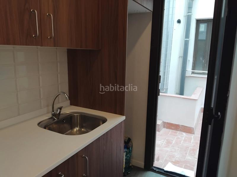Foto 5846148f-64ba-4219-abeb-97fcb7828f21. Pis a Raval Barcelona