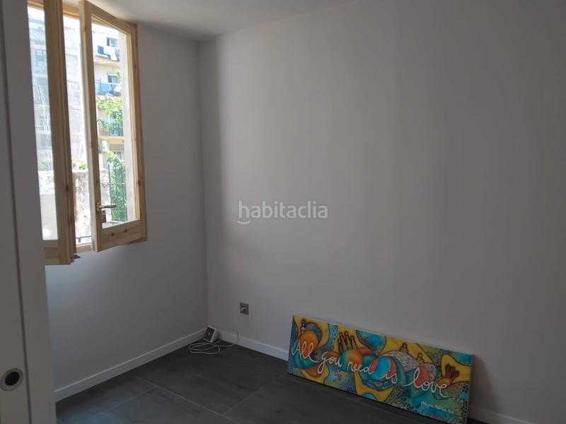 Foto f6f6be98-b4f4-456a-849d-6e074033890c. Pis a Raval Barcelona