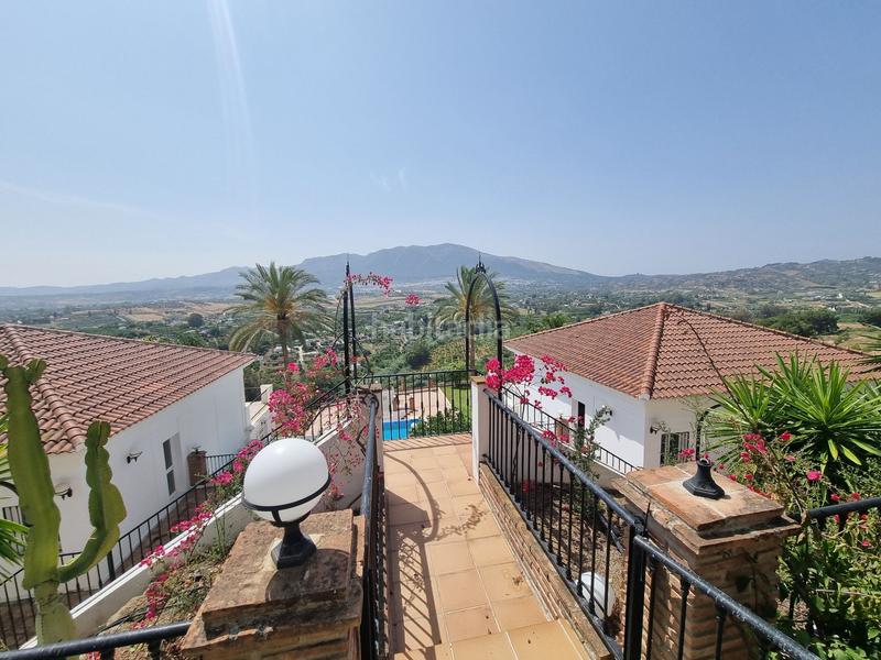 Foto efc76a59-e1ca-452e-b2fb-019e12c32af2. House with pool in Centro Alhaurín el Grande