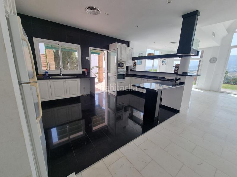 Foto f9a56cbb-df03-4b4e-af83-6b89993325be. House with pool in Centro Alhaurín el Grande