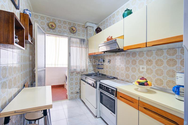 Foto 17e90c5a-41fe-4e2f-b03d-3effb03d6432. Piso ¡amplitud e inmejorable ubicación! en el barrio Fígares. en Granada