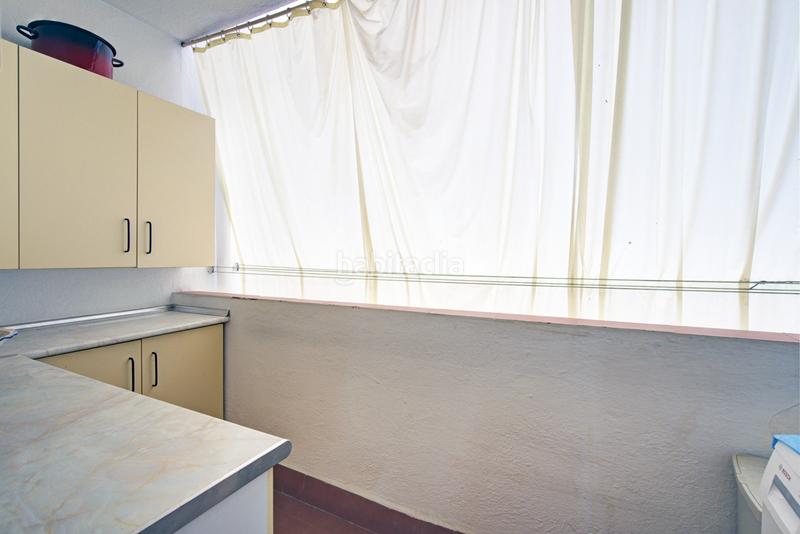 Foto 1b421a3a-e1a7-4f83-adf4-9c90fc86d377. Piso ¡amplitud e inmejorable ubicación! en el barrio Fígares. en Granada