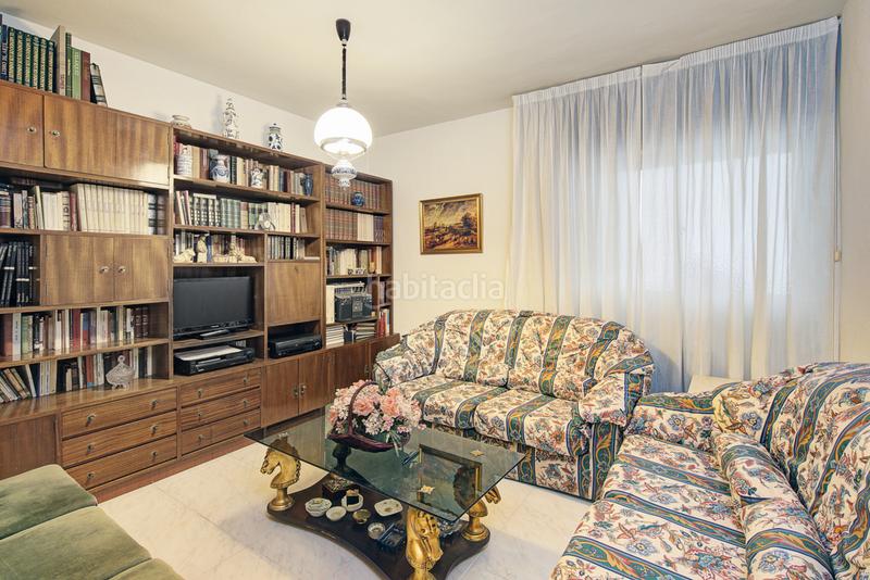 Foto 4bfff688-350b-4b87-8cc8-2a0a07562373. Piso ¡amplitud e inmejorable ubicación! en el barrio Fígares. en Granada