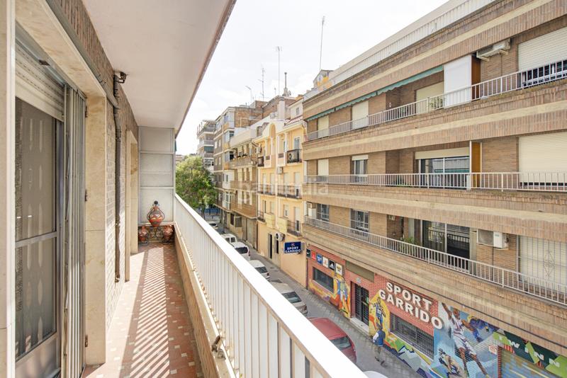 Foto f4156e2b-6388-46ad-911a-aab03e19f309. Piso ¡amplitud e inmejorable ubicación! en el barrio Fígares. en Granada