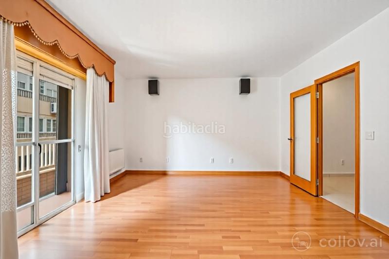 Foto f7bdb05d-cdb6-4558-b0f6-63b8c9e9759e. Piso ¡amplitud e inmejorable ubicación! en el barrio Fígares. en Granada