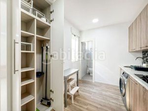 Foto f40f31c5-38a7-43c8-9d2a-a30530e96b99. Apartamento en Lista Madrid