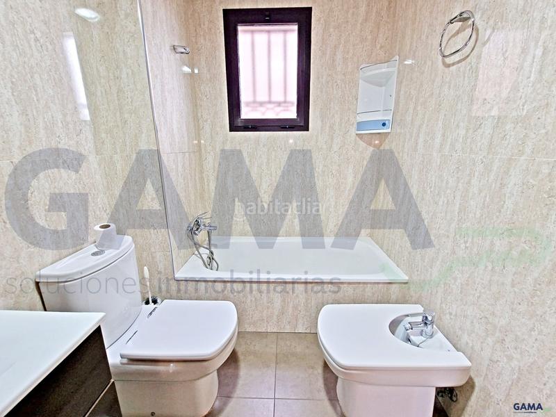 Foto 5d0d2ec4-b41f-4cb3-b44b-3b20bdec359d. Casa a schiera in Bulevar del Xúquer Cullera