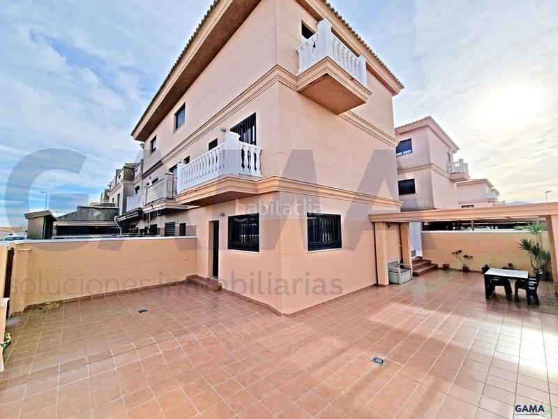 Foto 5e389d63-c6fa-496c-983d-837a4c9e153e. Casa a schiera in Bulevar del Xúquer Cullera