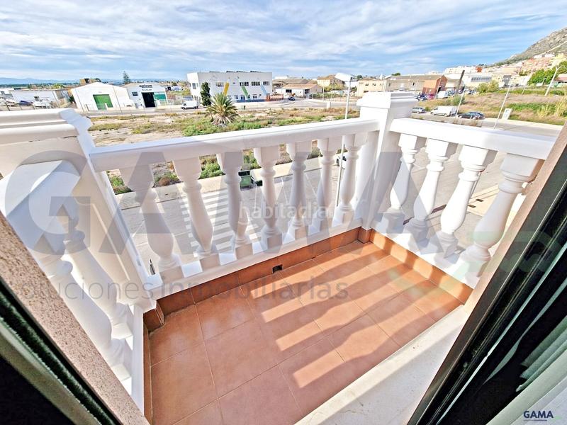 Foto c34f4334-2d25-4418-b50b-f280d1077f4f. Casa a schiera in Bulevar del Xúquer Cullera