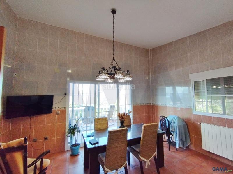 Foto 4e6f4a2e-4a55-4d7e-a7d3-b8e9fe6f00e4. Casa gama soluciones inmobiliarias les presenta este exclusivo chalet en algar de palancia en Algar de Palància