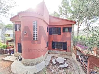 Casa a Torres Torres. Exclusivo chalet en la urbanización tochar, torres torres.
