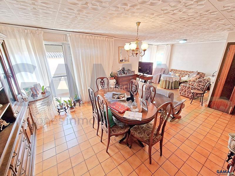 Foto 49c24f45-ea21-44f6-81a5-10f26cb9f3bf. Casa  de 2 plantas en venta , próxima a la estación de tren! en Carcaixent