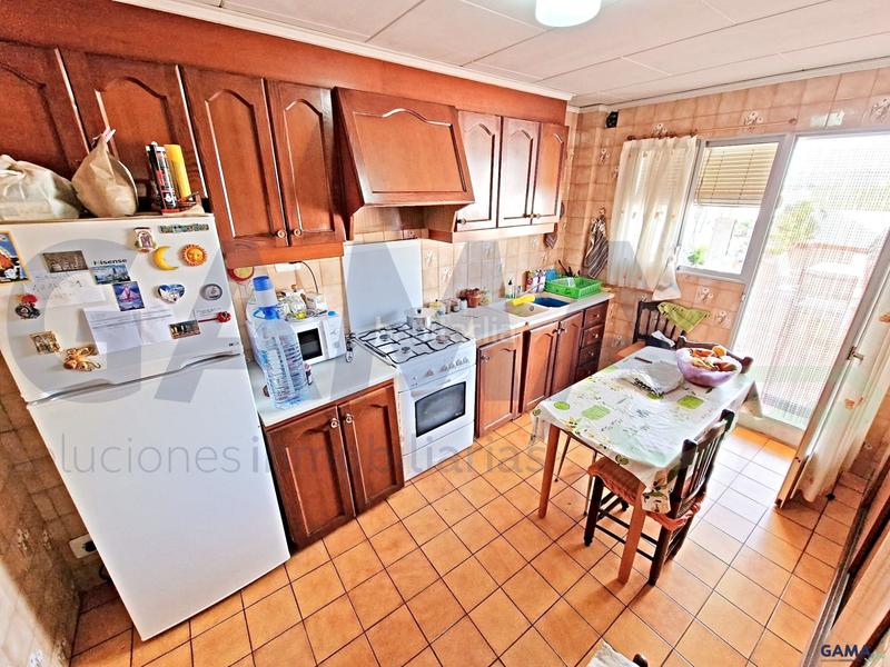 Foto eab5bec2-8e1d-42f1-9d3a-abdca5d28a41. Casa  de 2 plantas en venta , próxima a la estación de tren! en Carcaixent