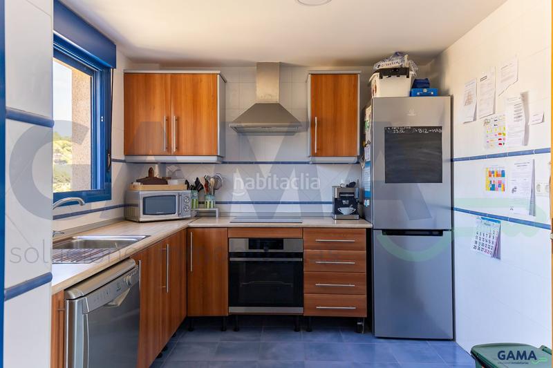 Foto 1b22b3ba-3db9-47b6-aaf8-2e3ac977f3e0. Ático atención amantes del lujo y las vistas infinitas! en Calp