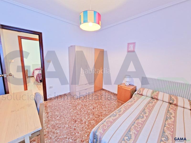 Foto 6a35f004-5143-47a1-9720-46fe27c10281. Alquiler piso alquiler de piso amplio, luminoso y a un paso de la universidad ideal para estudiantes o médicos residentes en Alzira