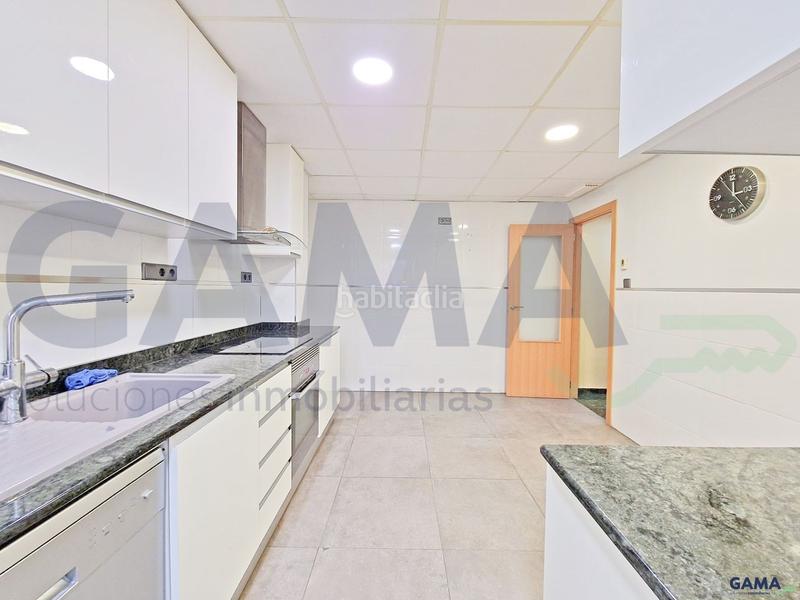 Foto 547da556-50fe-48c0-958e-296a0dedddaf. Piso  con 4 habitaciones y terraza en Pere Crespí Alzira