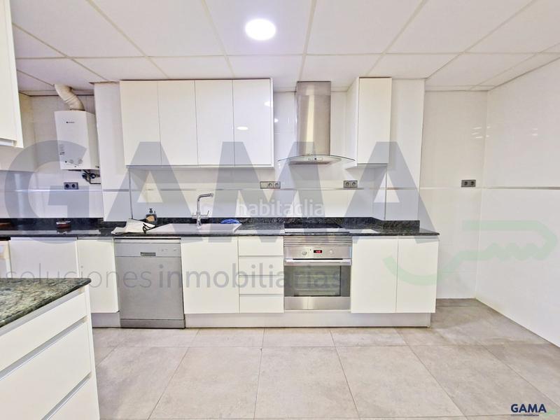 Foto 7cda785d-809d-4dd3-8997-a0bcd462c328. Piso  con 4 habitaciones y terraza en Pere Crespí Alzira