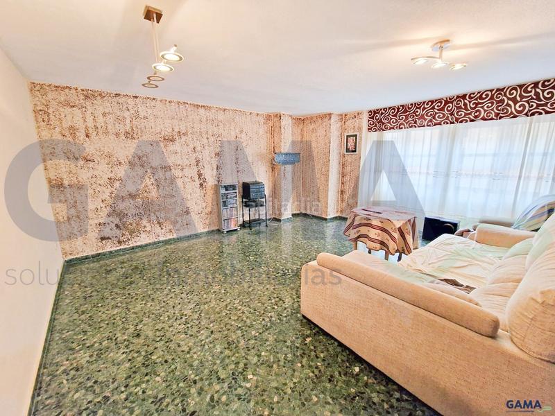 Foto efb7b2f8-08b3-42de-baa6-456b85965a79. Piso  con 4 habitaciones y terraza en Pere Crespí Alzira