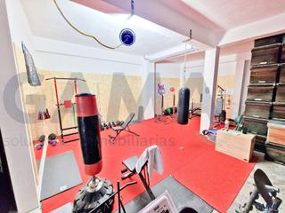 Local commercial à Carcaixent. Local en venta en carcaixent  junto al centro comercial ribera d