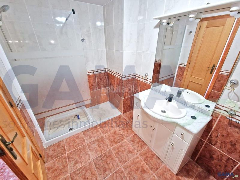 Foto 481ebaf5-4489-4852-b7ab-ce21306ad754. Alquiler piso se alquila piso amplio y luminoso en el parque de la alquenencia en Alzira