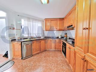 Rent Flat in Alquenència - Venècia. Se alquila piso amplio y luminoso en el parque de la alquenencia