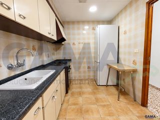 Miete Haus in Albuixarres. Casa en alquiler en alzira  153 m, garaje para varios coches y g