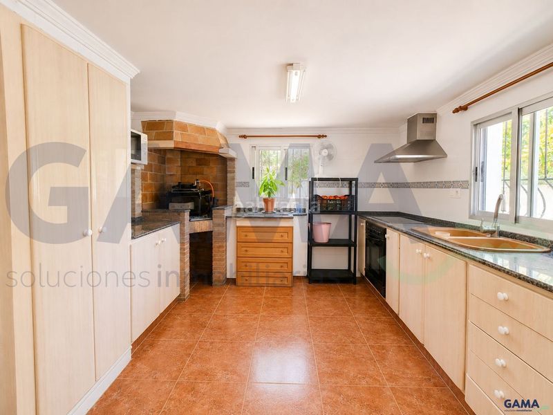 Foto c9851f10-e7b6-4395-8353-8b8273c9f1ca. Casa amb aparcament piscina a Alberic