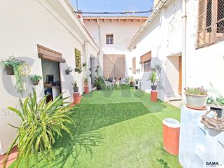 Casa a Énova (l´). En lènova