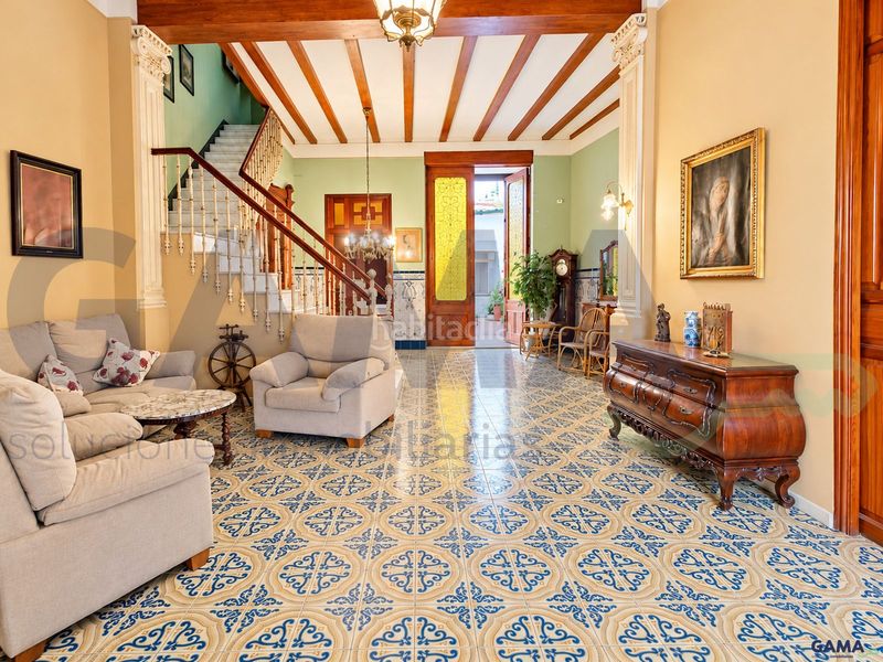 Foto bbe30c67-63a5-4819-a6c7-ec6d04dd4d17. Casa amb aparcament a Algemesí