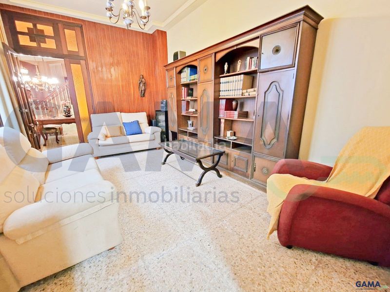 Foto f6af0c81-684e-464a-909f-de1823fb4980. Casa amb aparcament a Algemesí