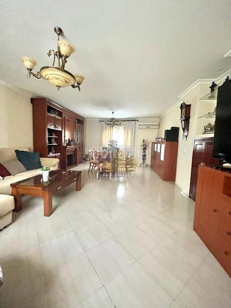 Foto 310c2c4b-6907-494f-8026-4a8bcf8ab484. Casa con parcheggio in Oromana Alcalá de Guadaira