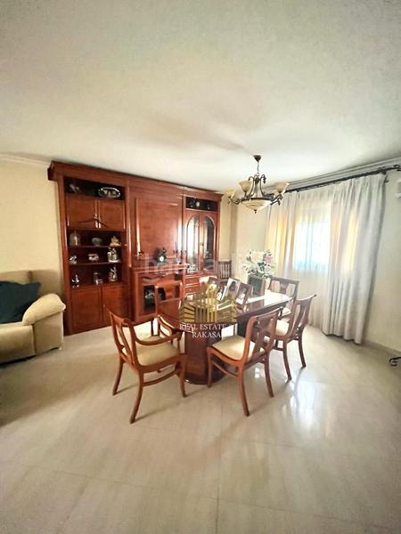 Foto bc5db6b2-2670-4d20-ad00-dcc45455a189. Casa con parcheggio in Oromana Alcalá de Guadaira