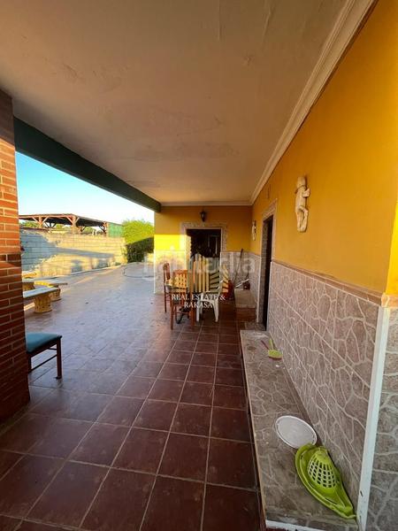 Foto a2bc7f70-4890-4dbc-a871-ebfde325c52d. Masía finca rúst. en venta en urbanizaciones, 5 dormitorios. en Utrera