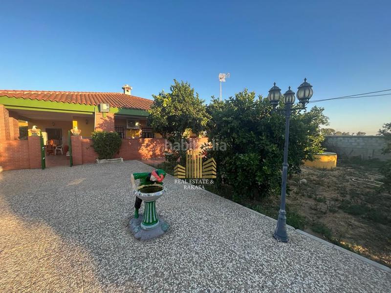Foto b40ff36e-9c6e-46dd-9847-5905a1612651. Masía finca rúst. en venta en urbanizaciones, 5 dormitorios. en Utrera