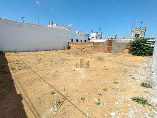 Terreny residencial a Nueva Alcalá. Solar en venta en rafael beca.