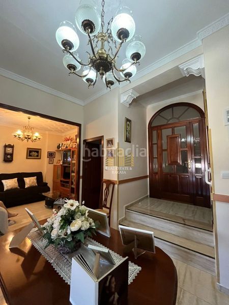 Foto f2b75c1c-2134-452a-bcc4-4e976c98d8d1. Casa amb aparcament a Centro Alcalá de Guadaira