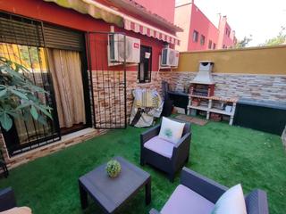 Chalet in Oromana. Chalet en venta en urbanizacion  oromana park, 6 dormitorios.