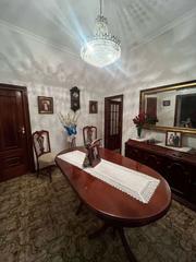 Casa a Centro. Casa en venta en zona centro, 8 dormitorios.