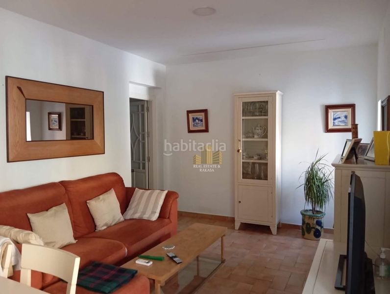 Foto 56297d0e-d8da-421c-b0e4-b6e381bc59a8. Casa amb aparcament a Centro Alcalá de Guadaira