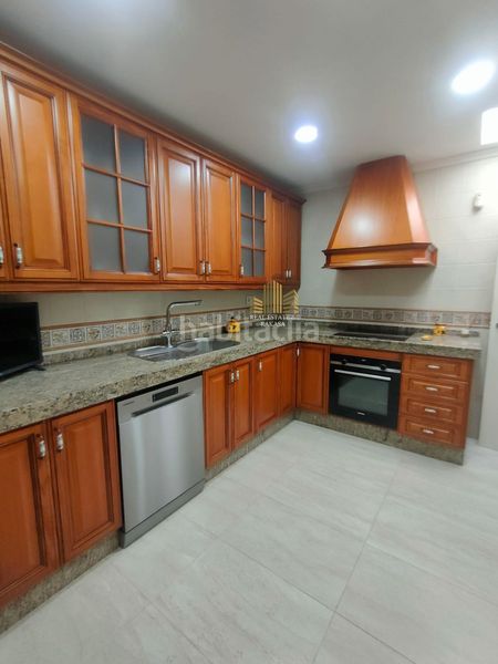 Foto f9b5cded-8da0-4327-9ad2-6ae547c71dbb. Casa amb aparcament a La Paz Alcalá de Guadaira