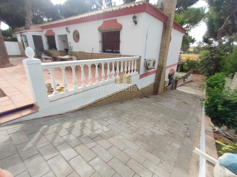 Foto 0372a4a1-3b53-4f9f-93ac-89900ea768dc. Chalet with parking in Oromana Alcalá de Guadaira