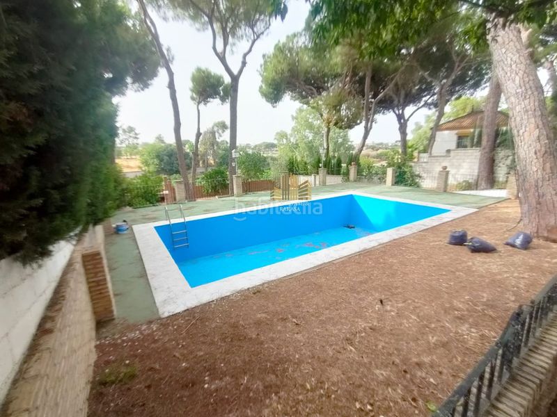 Foto 7ee782dc-7d35-480c-927f-9c7a269c7509. Chalet with parking in Oromana Alcalá de Guadaira
